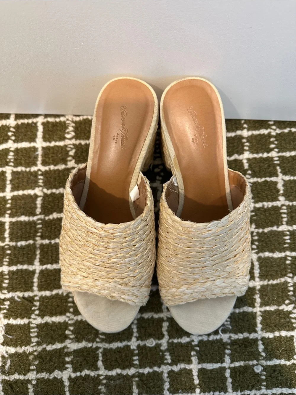 🌾Universal Thread Beige Raffia Nessa Platform Mules